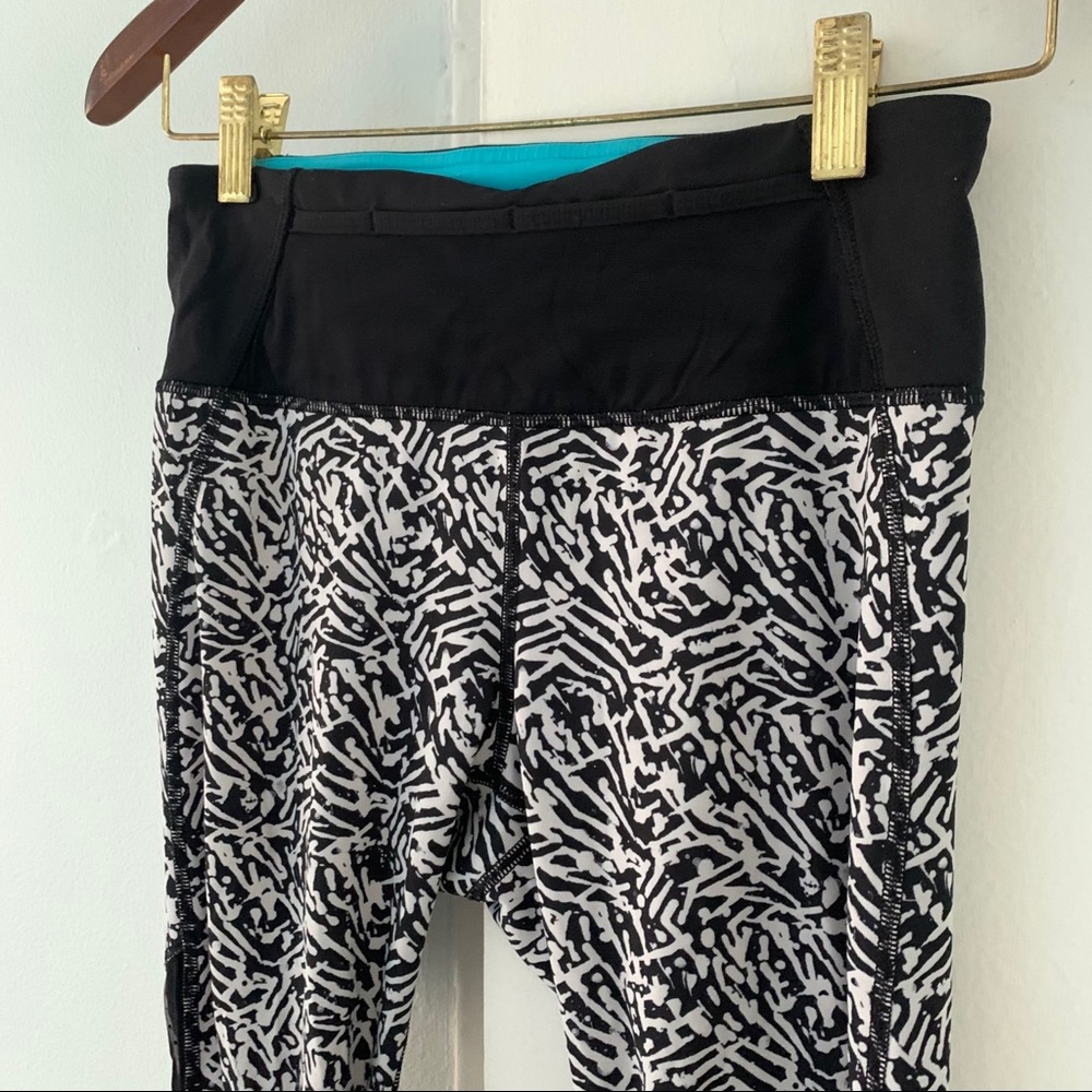 LULULEMON black & white capris workout leggings 4 - Picture 7 of 11